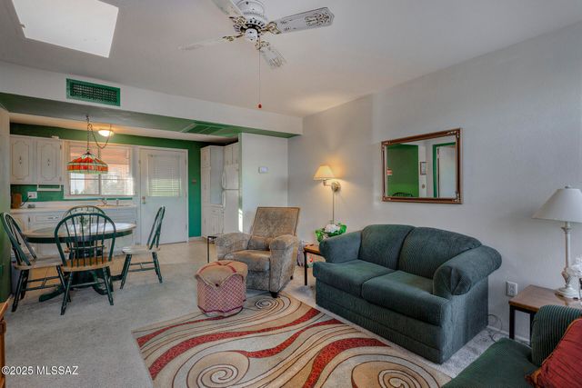 380 S Paseo Cerro Unit B, Green Valley, AZ 85614