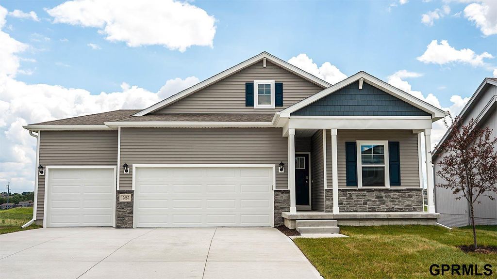 17613 Phoebe Street, Bennington, NE 68007