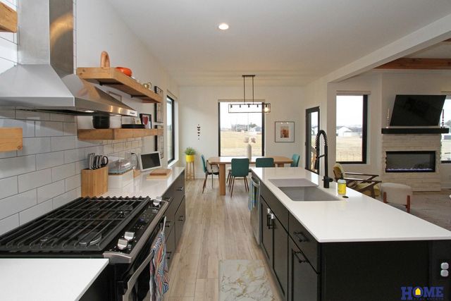 6347 Verano Drive, Lincoln, NE 68523