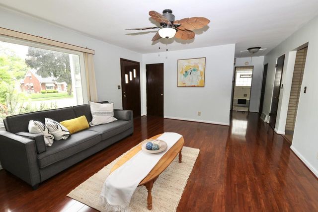 3315 E Allerton AVENUE, Cudahy, WI 53110