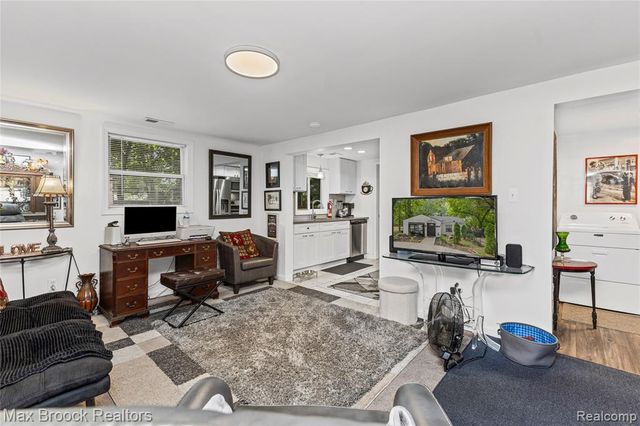 21485 Indian Street, Southfield, MI 48033