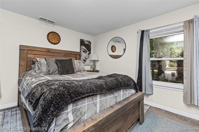 21485 Indian Street, Southfield, MI 48033