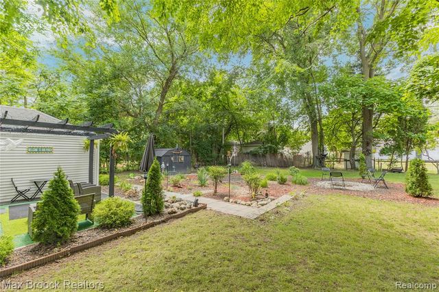 21485 Indian Street, Southfield, MI 48033
