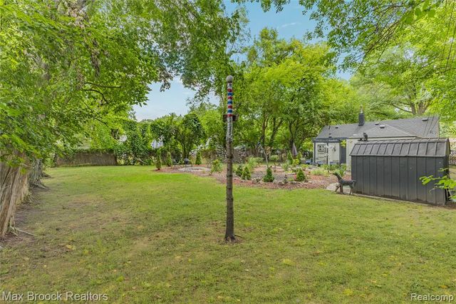 21485 Indian Street, Southfield, MI 48033
