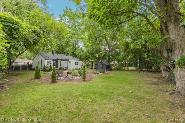 21485 Indian Street, Southfield, MI 48033