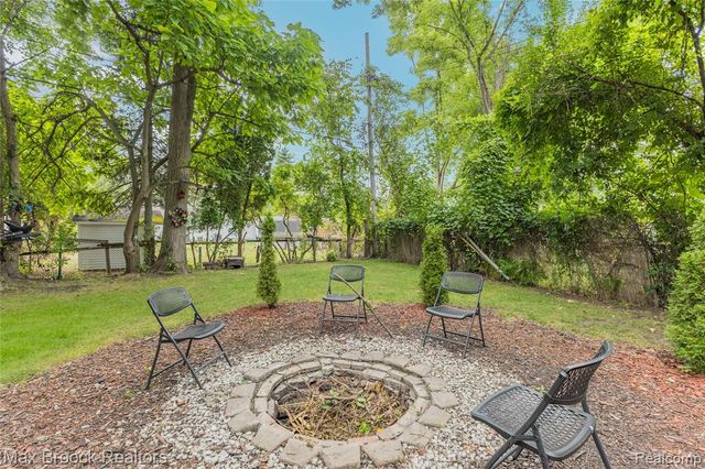 21485 Indian Street, Southfield, MI 48033