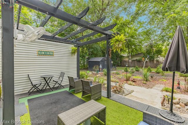21485 Indian Street, Southfield, MI 48033
