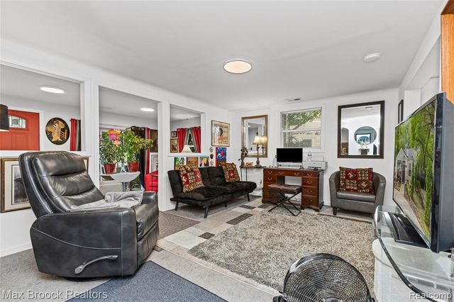21485 Indian Street, Southfield, MI 48033