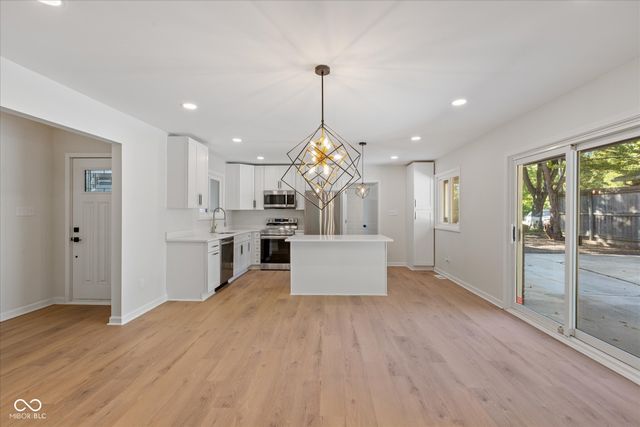 975 Burbank Road, Indianapolis, IN 46219
