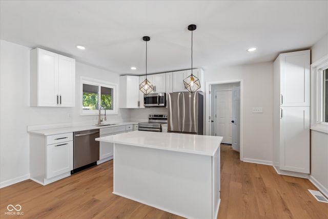 975 Burbank Road, Indianapolis, IN 46219