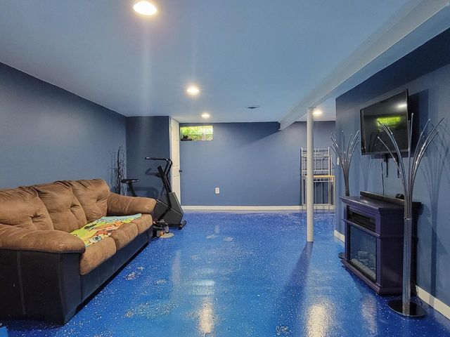 8982 S 79th STREET, Franklin, WI 53132