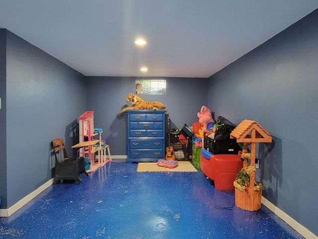 8982 S 79th STREET, Franklin, WI 53132