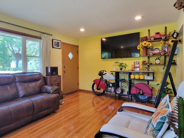 8982 S 79th STREET, Franklin, WI 53132