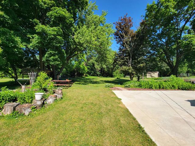 8982 S 79th STREET, Franklin, WI 53132