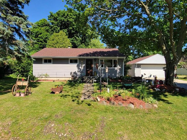 8982 S 79th STREET, Franklin, WI 53132