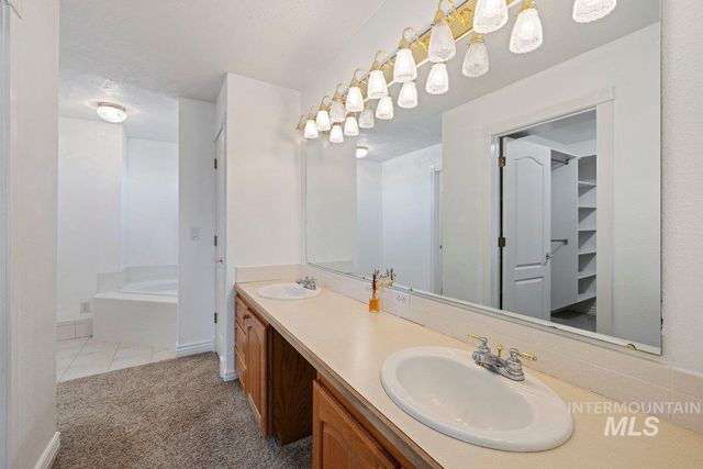8352 S Old Farm Pl., Meridian, ID 83642