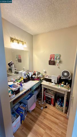 1360 Del Rio Ct 4, Concord, CA 94518