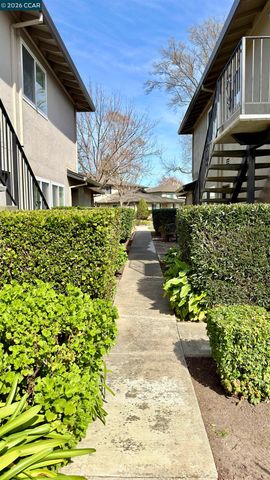 1360 Del Rio Ct 4, Concord, CA 94518