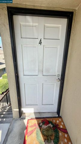 1360 Del Rio Ct 4, Concord, CA 94518