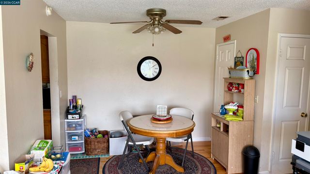 1360 Del Rio Ct 4, Concord, CA 94518