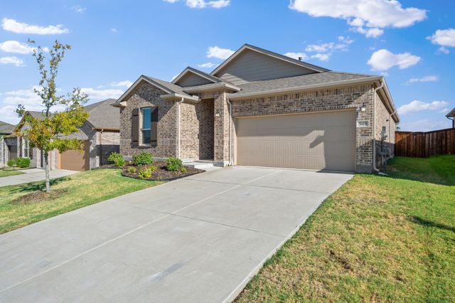 949 Brock Drive, Aubrey, TX 76227