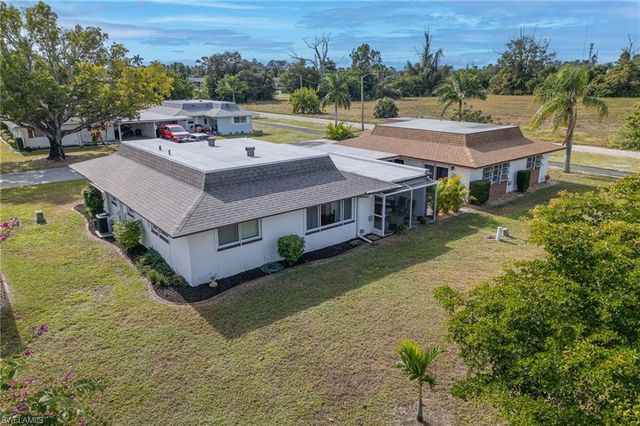 854 Pangola DR, North Fort Myers, FL 33903