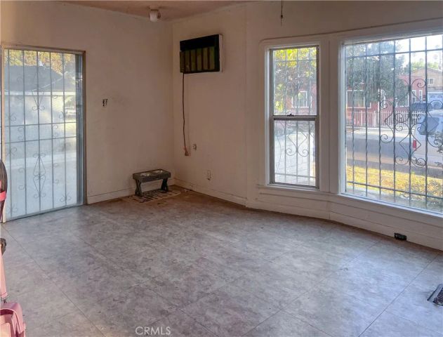 4301 Arlington Ave., Los Angeles, CA 90008