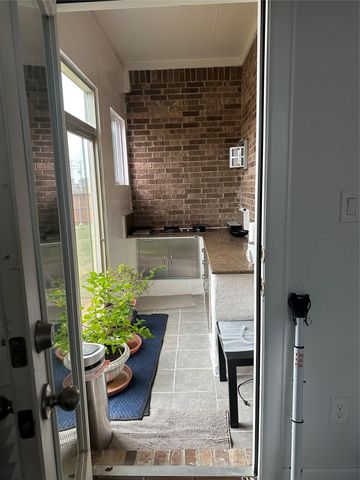 650 Wild Pecan LOOP, Buda, TX 78610