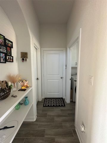 650 Wild Pecan LOOP, Buda, TX 78610