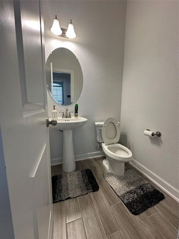 650 Wild Pecan LOOP, Buda, TX 78610