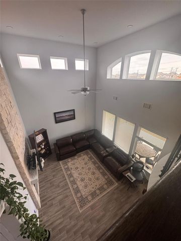 650 Wild Pecan LOOP, Buda, TX 78610