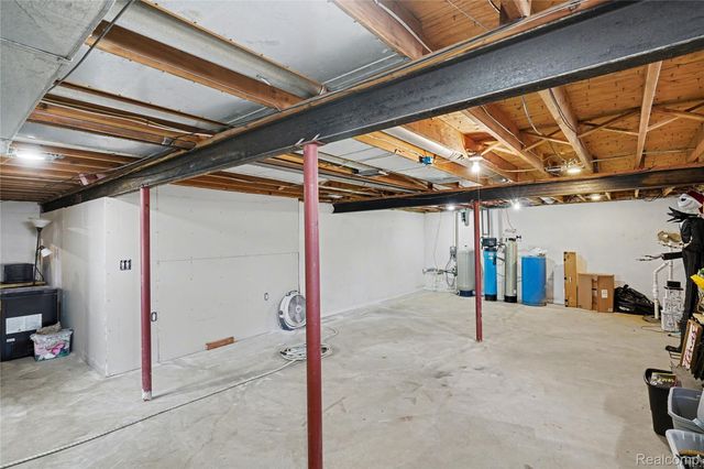 12519 Jennings Road, Fenton Charter Township, MI 48451