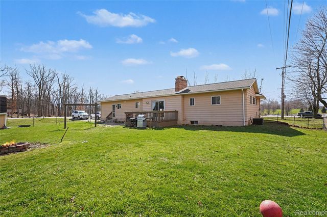 12519 Jennings Road, Fenton Charter Township, MI 48451