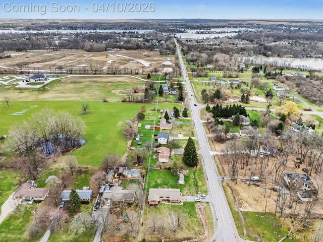 12519 Jennings Road, Fenton Charter Township, MI 48451