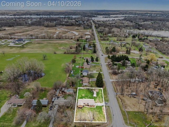 12519 Jennings Road, Fenton Charter Township, MI 48451