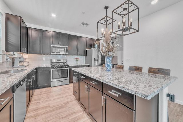 3192 Sunny Gate Ln, Folsom, CA 95630