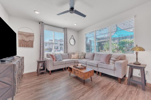 3192 Sunny Gate Ln, Folsom, CA 95630