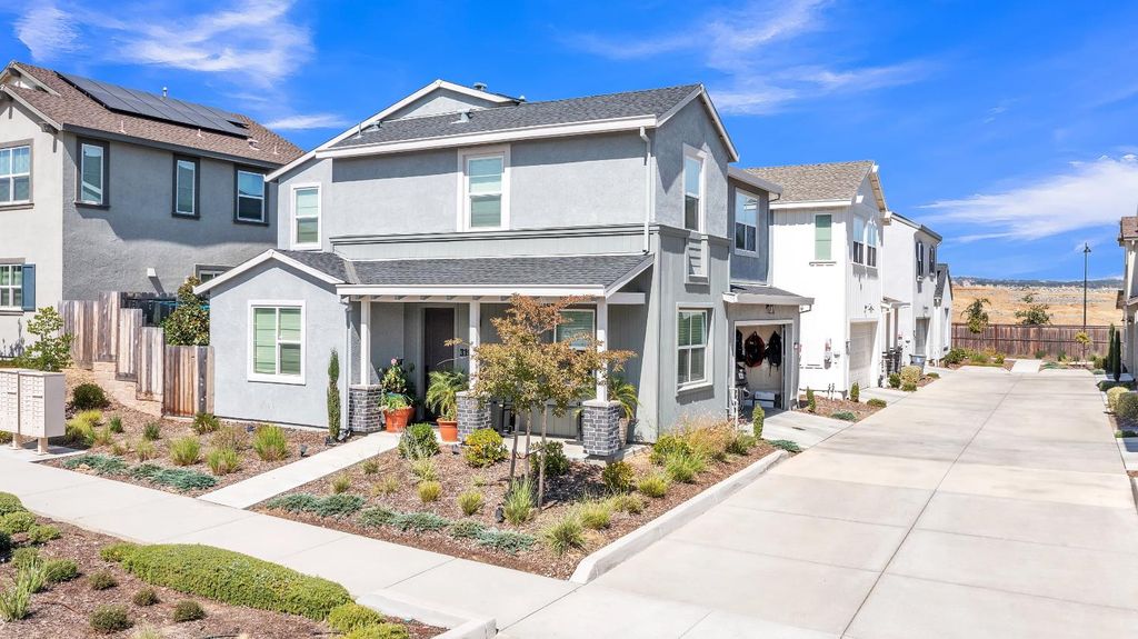 3192 Sunny Gate Ln, Folsom, CA 95630