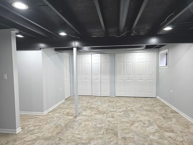 1469 William Clifford Lane, Elk Grove Village, IL 60007