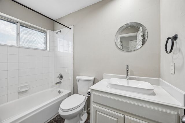 416 Bronco Circle, Shady Shores, TX 76208