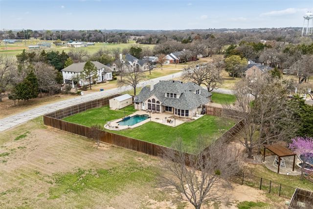 416 Bronco Circle, Shady Shores, TX 76208