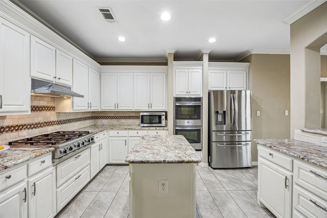 416 Bronco Circle, Shady Shores, TX 76208