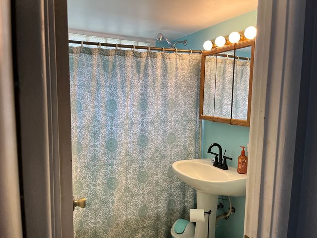 220 W Raye Drive, Chicago Heights, IL 60411