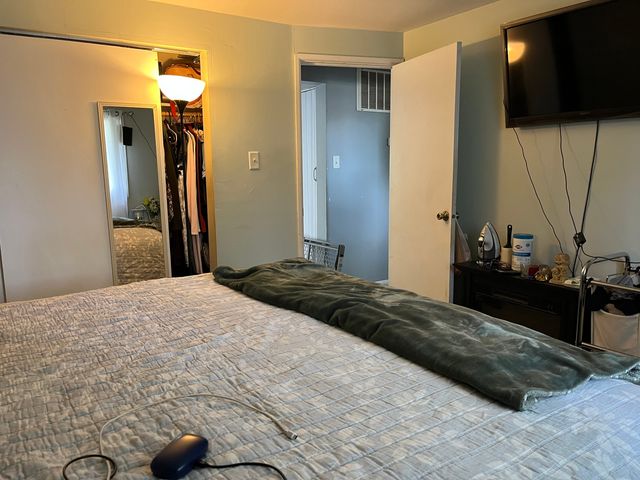 220 W Raye Drive, Chicago Heights, IL 60411