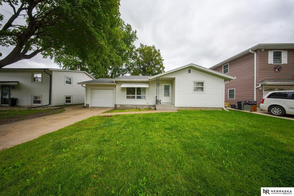 1824 Mayfair Avenue, Fremont, NE 68025