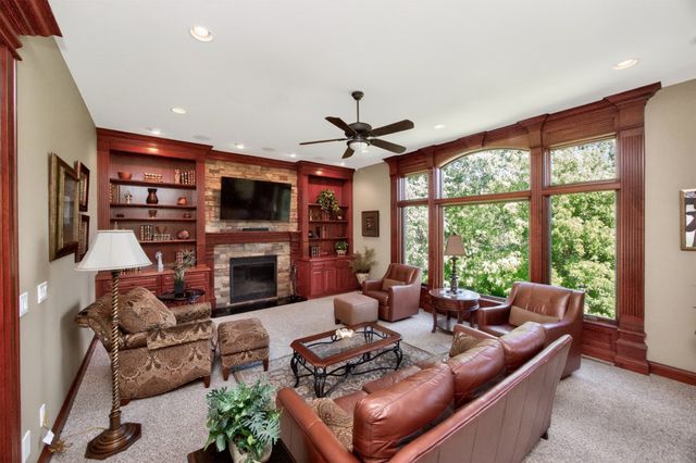 4062 NW 171st Court, Clive, IA 50325