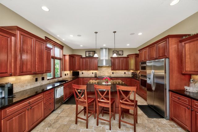 4062 NW 171st Court, Clive, IA 50325
