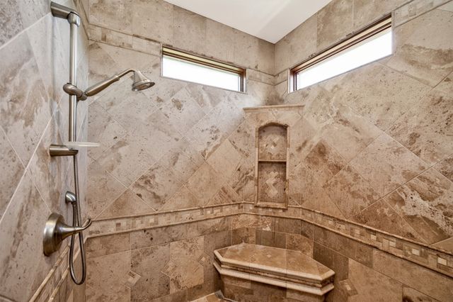 4062 NW 171st Court, Clive, IA 50325