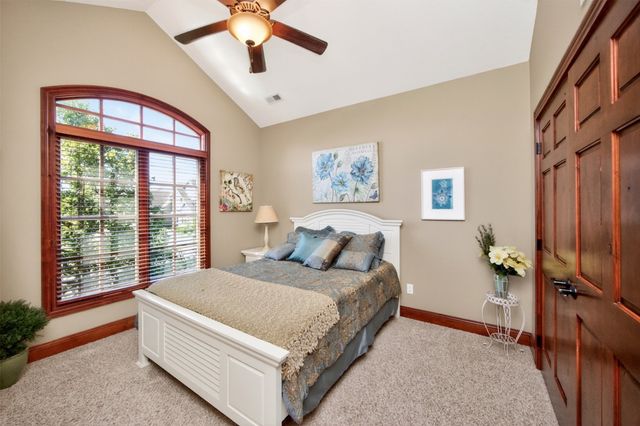 4062 NW 171st Court, Clive, IA 50325