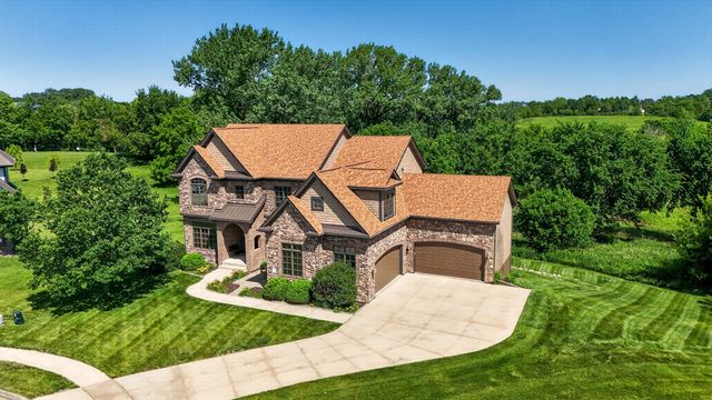 4062 NW 171st Court, Clive, IA 50325